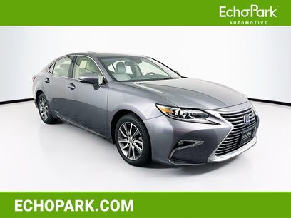 Used 2017 Lexus ES 300h w/ Luxury Package