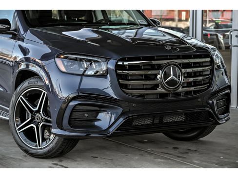 New 2026 Mercedes-Benz GLS 450 4MATIC image 2