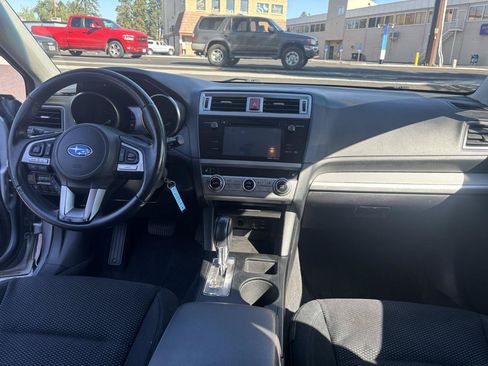 Used 2017 Subaru Outback 2.5i Premium AWD/4WD image 10