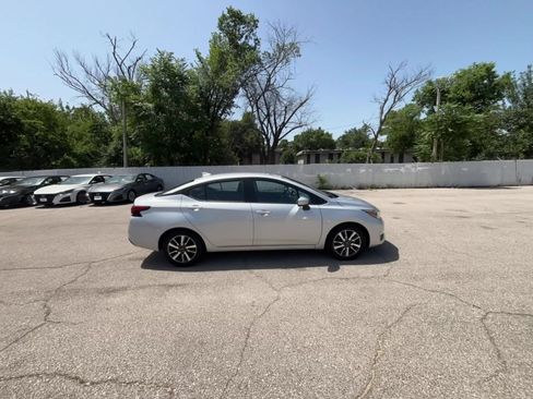 Used 2025 Nissan Versa SV FWD image 16