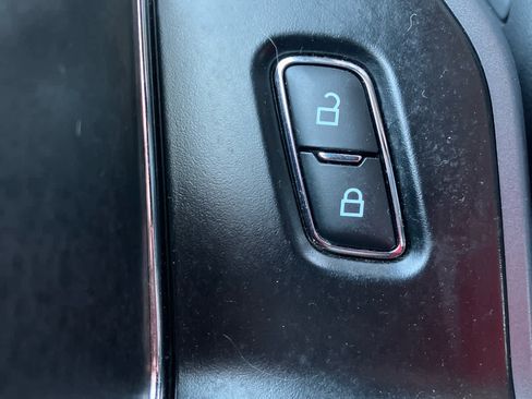 Used 2025 Ford F150 XLT w/ Equipment Group 301A Standard image 12