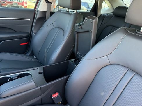 Used 2025 Hyundai Sonata Limited image 28