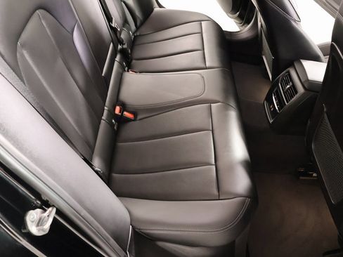 Used 2023 BMW 330i Sedan w/ Premium Package image 15