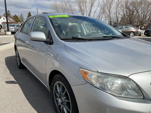 Used 2010 Toyota Corolla LE image 11