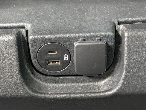 Used 2021 Ford F150 XLT image 14