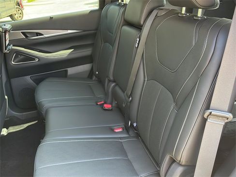 New 2026 INFINITI QX60 Luxe w/ Family Package image 16