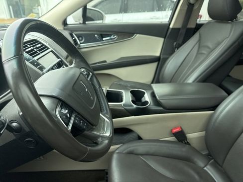 Used 2019 Lincoln Nautilus Reserve image 6
