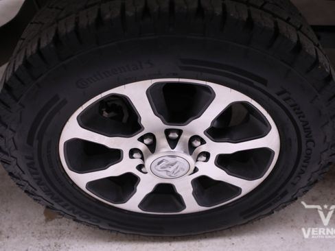 Used 2024 RAM 2500 Limited w/ Safety Group image 31