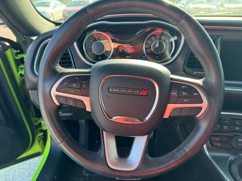 Used 2015 Dodge Challenger R/T Plus image 20