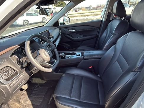 Used 2023 Nissan Rogue SV w/ SV Premium B Package image 25