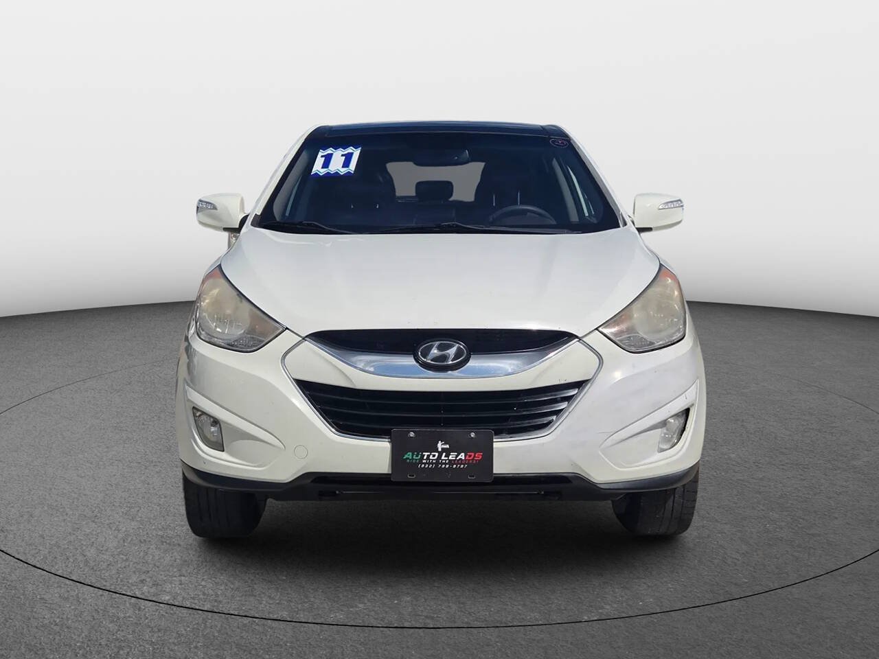 Used 2011 Hyundai Tucson Limited w/ Premium Pkg 3 FWD image 3