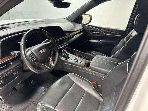 Used 2023 Cadillac Escalade Premium Luxury AWD/4WD image 12