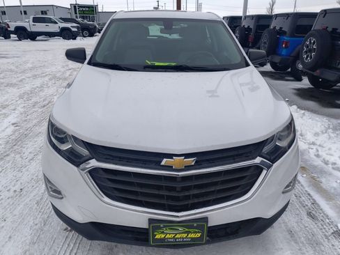 Used 2018 Chevrolet Equinox LS image 2