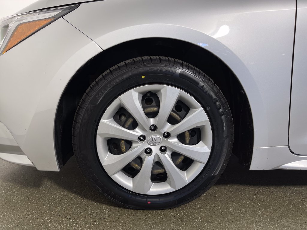 Used 2024 Toyota Corolla LE FWD image 11