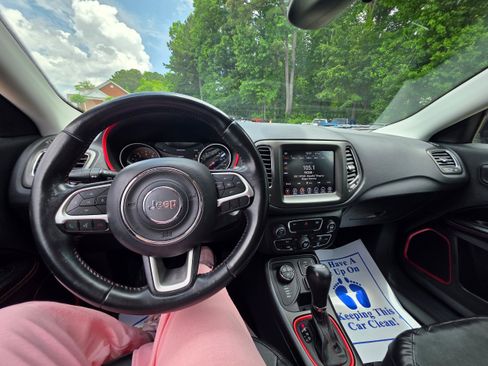 Used 2019 Jeep Compass Trailhawk AWD/4WD image 13