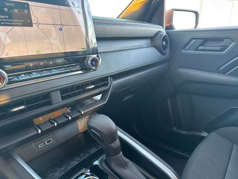 Used 2025 Chevrolet Colorado Trail Boss AWD/4WD image 25