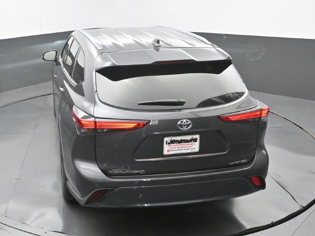 Used 2021 Toyota Highlander Limited FWD image 15