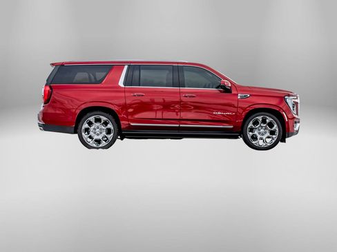 Used 2025 GMC Yukon XL Denali w/ Sun & Power Step Package image 40