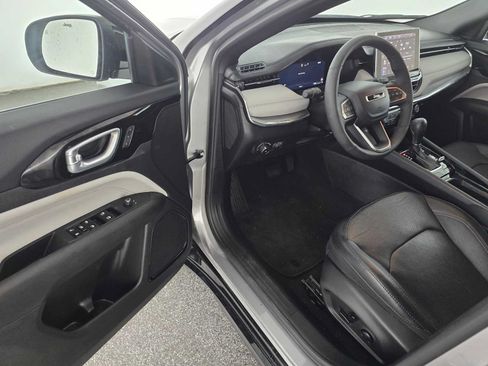 Used 2023 Jeep Compass Limited w/ Elite Group AWD/4WD image 19
