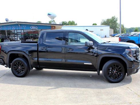 Used 2023 GMC Sierra 1500 Elevation image 3