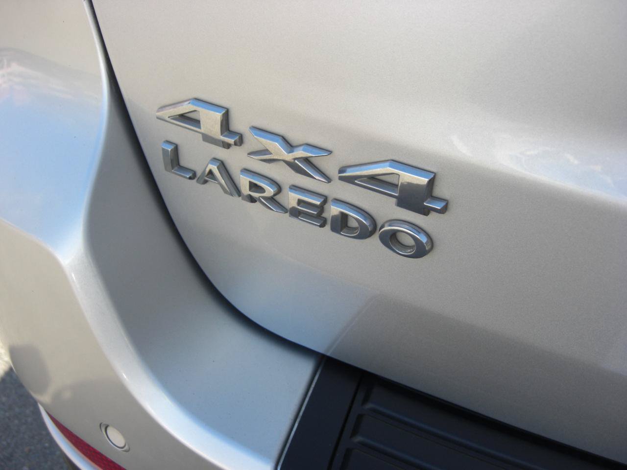 Used 2011 Jeep Grand Cherokee Laredo AWD/4WD image 12