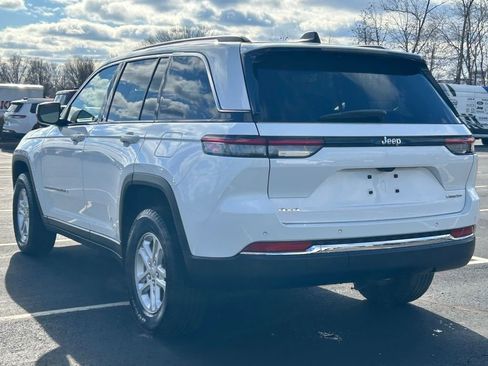 Used 2023 Jeep Grand Cherokee Laredo w/ Luxury Tech Group I image 5