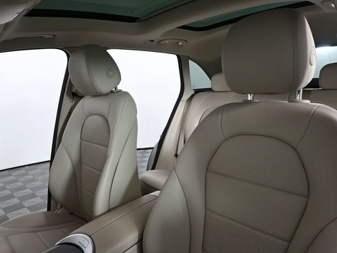 Certified 2022 Mercedes-Benz GLC 300 image 5