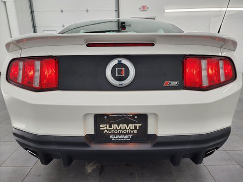 Used 2012 Ford Mustang GT Premium w/ HID Headlamps & Security Pkg RWD image 32