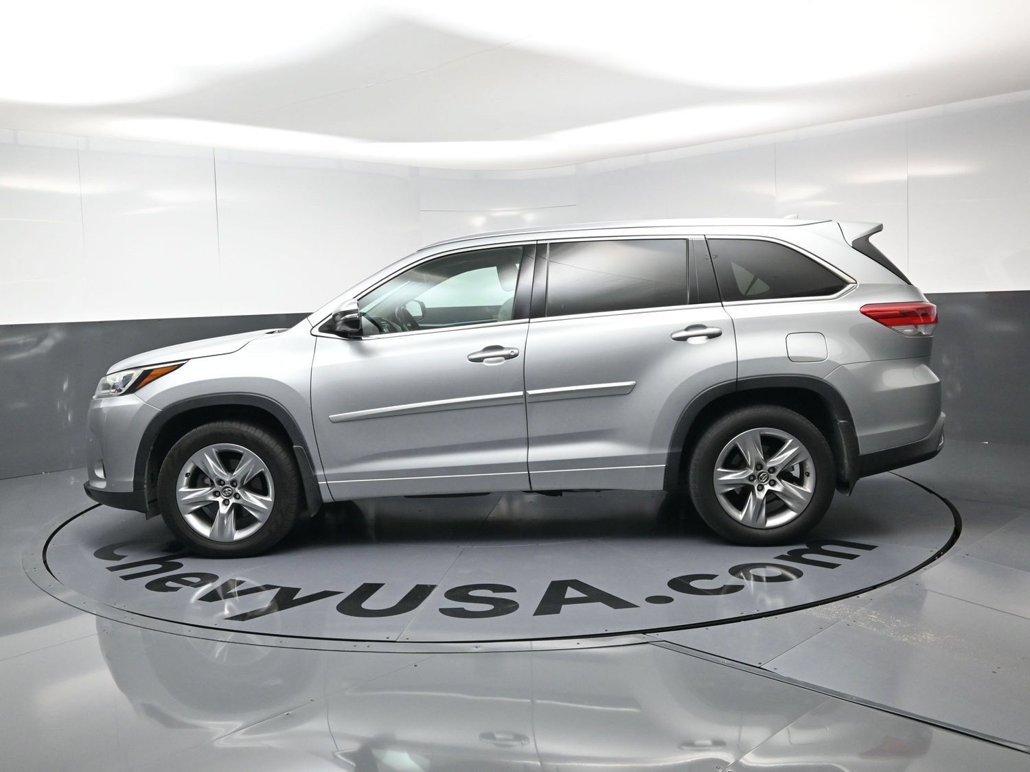Used 2017 Toyota Highlander Limited w/ Protection Package #3 AWD/4WD image 6