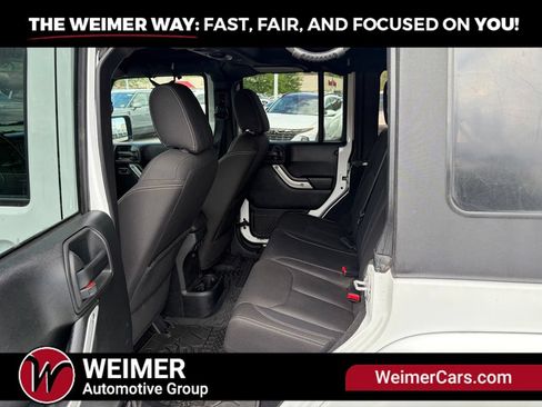 Used 2017 Jeep Wrangler Unlimited Sahara AWD/4WD image 18
