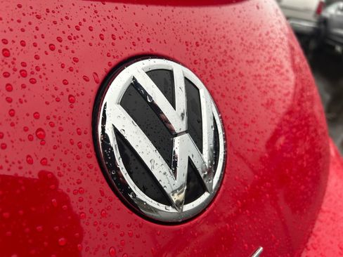 Used 2019 Volkswagen Beetle 2.0T S image 33