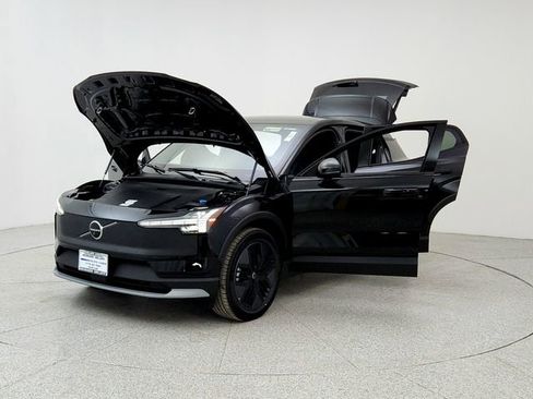 New 2026 Volvo EX30 Cross Country Ultra image 9