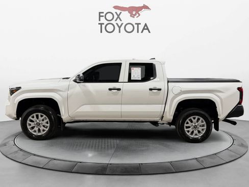 Used 2025 Toyota Tacoma SR w/ SR Upgrade Package AWD/4WD image 3