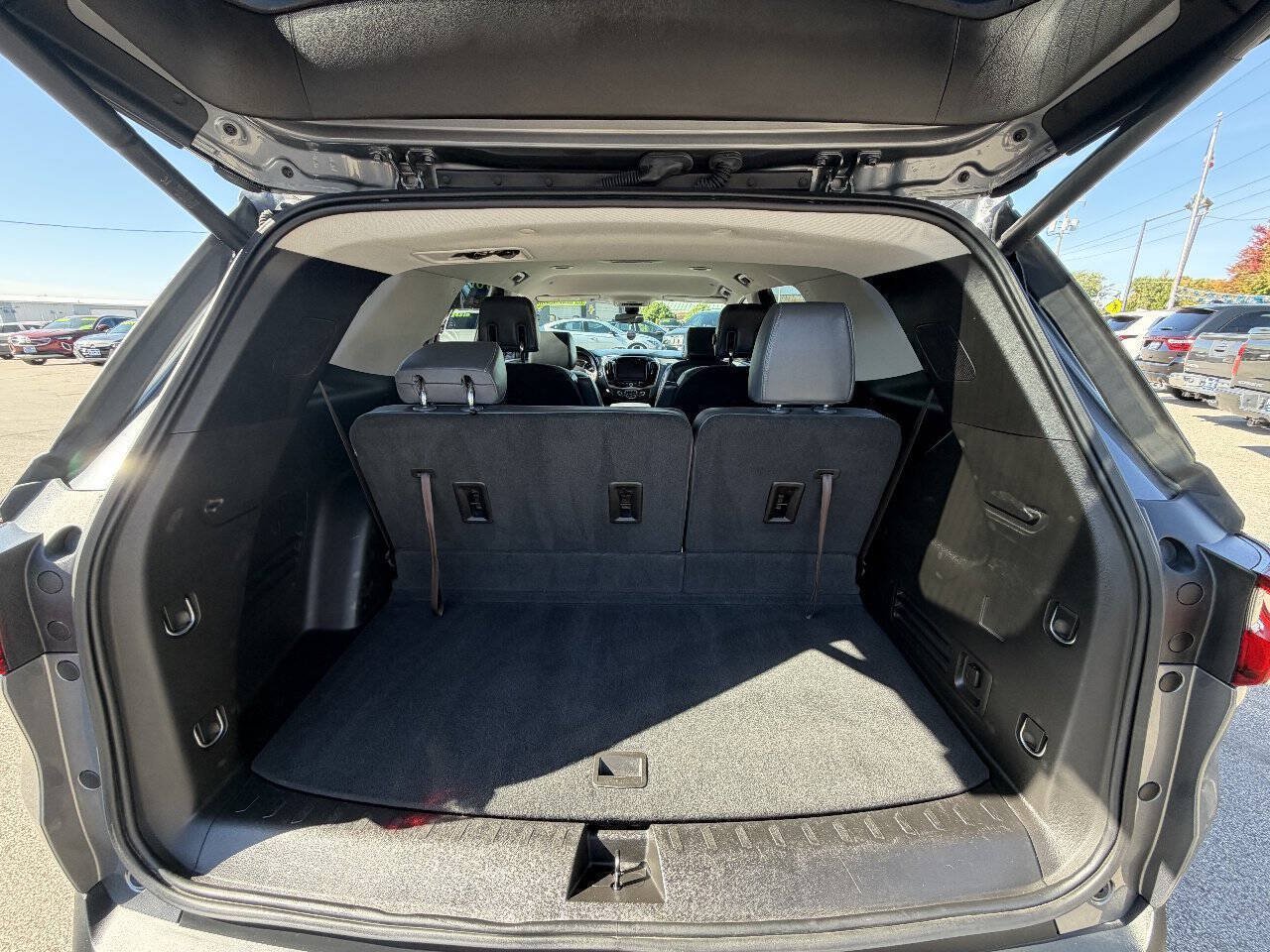 Used 2018 Chevrolet Traverse LT w/ LPO, Floor Liner Package AWD/4WD image 11