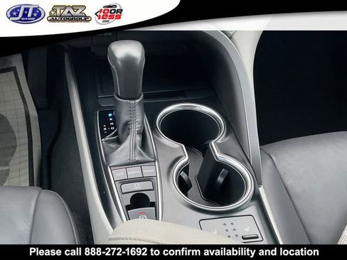 Used 2018 Toyota Camry XLE image 16