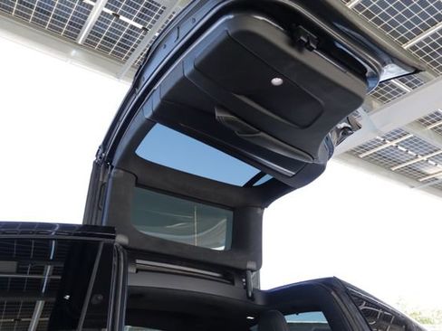 Used 2023 Tesla Model X Plaid image 32