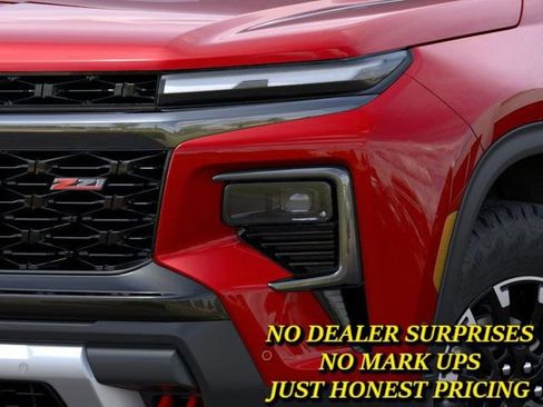 New 2026 Chevrolet Traverse Z71 w/ Enhanced Driving Package AWD/4WD image 2