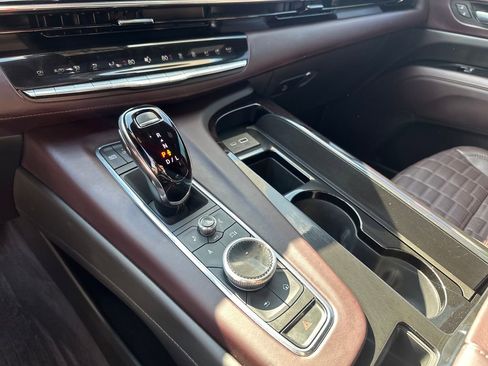 Certified 2023 Cadillac Escalade ESV Premium Luxury Platinum w/ Heavy-Duty Trailer Package AWD/4WD image 27