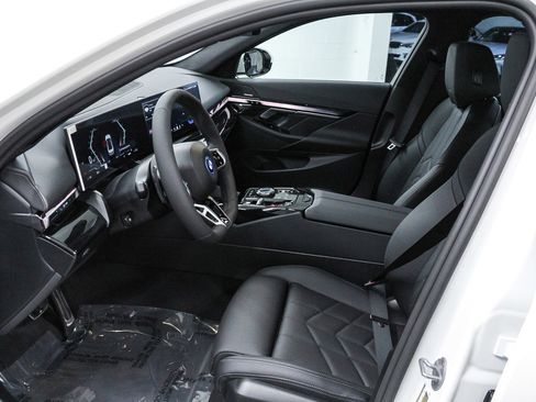 New 2026 BMW i5 eDrive40 w/ M Sport Package image 19