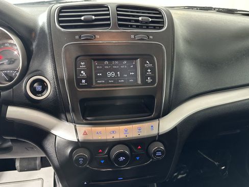 Used 2017 Dodge Journey SE image 20