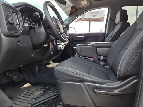 Used 2019 Chevrolet Silverado 1500 Custom w/ Custom Value Package image 4