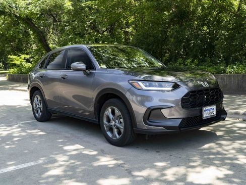 Certified 2026 Honda HR-V LX image 2