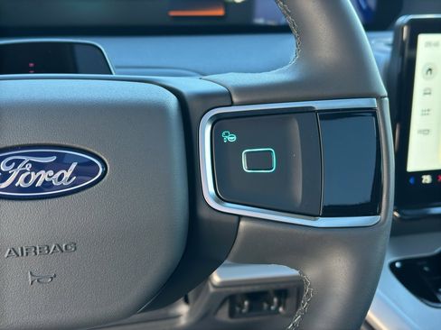 New 2025 Ford Expedition Active image 15