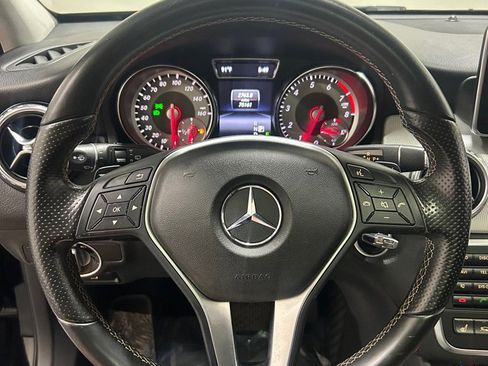 Used 2015 Mercedes-Benz GLA 250 4MATIC image 16