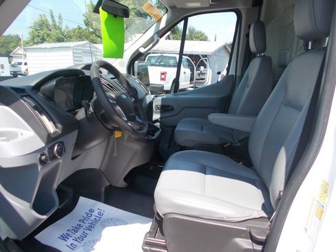 Used 2019 Ford Transit 250 148 Medium Roof RWD image 5