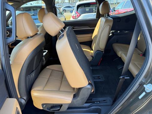 Used 2020 Kia Telluride SX w/ Towing Package image 11