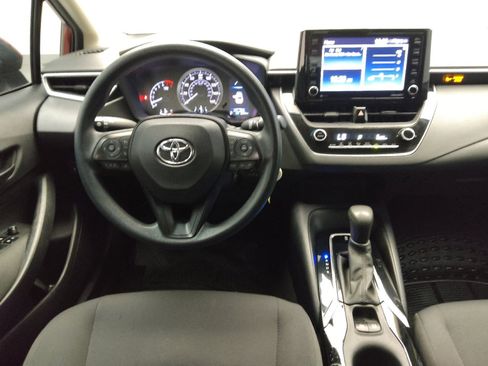Used 2022 Toyota Corolla LE FWD image 22