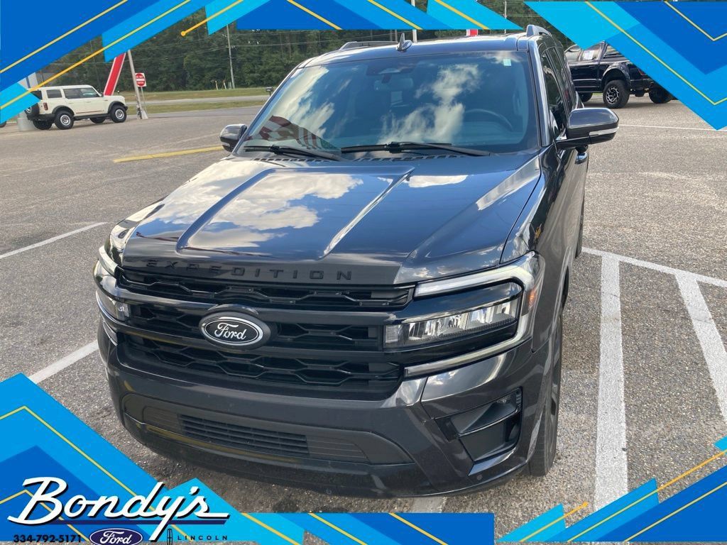 Used 2023 Ford Expedition Limited RWD image 1