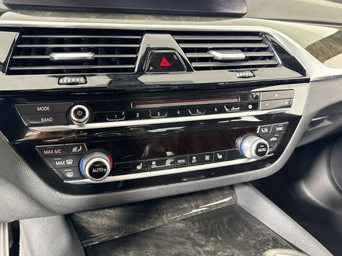 Used 2017 BMW 530i xDrive AWD/4WD image 15