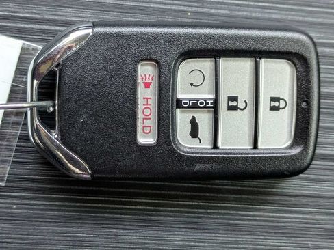 Used 2021 Honda Pilot Elite image 32